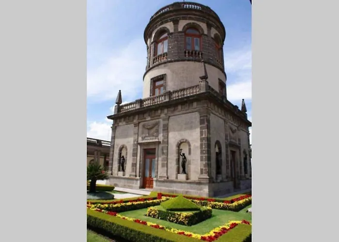 Romulo Ofarril 2parking-3br-2ba *