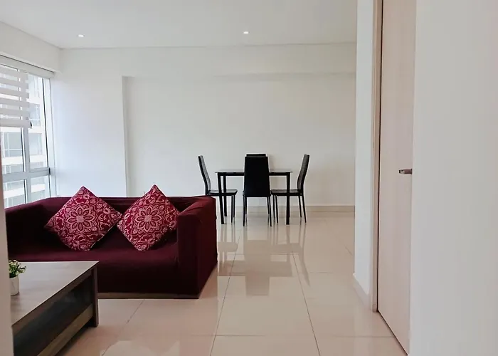 Romulo Ofarril 2parking-3br-2ba Apartment